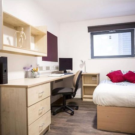 Small Double Ensuite Room Next To The City Centre Leeds  Exterior foto